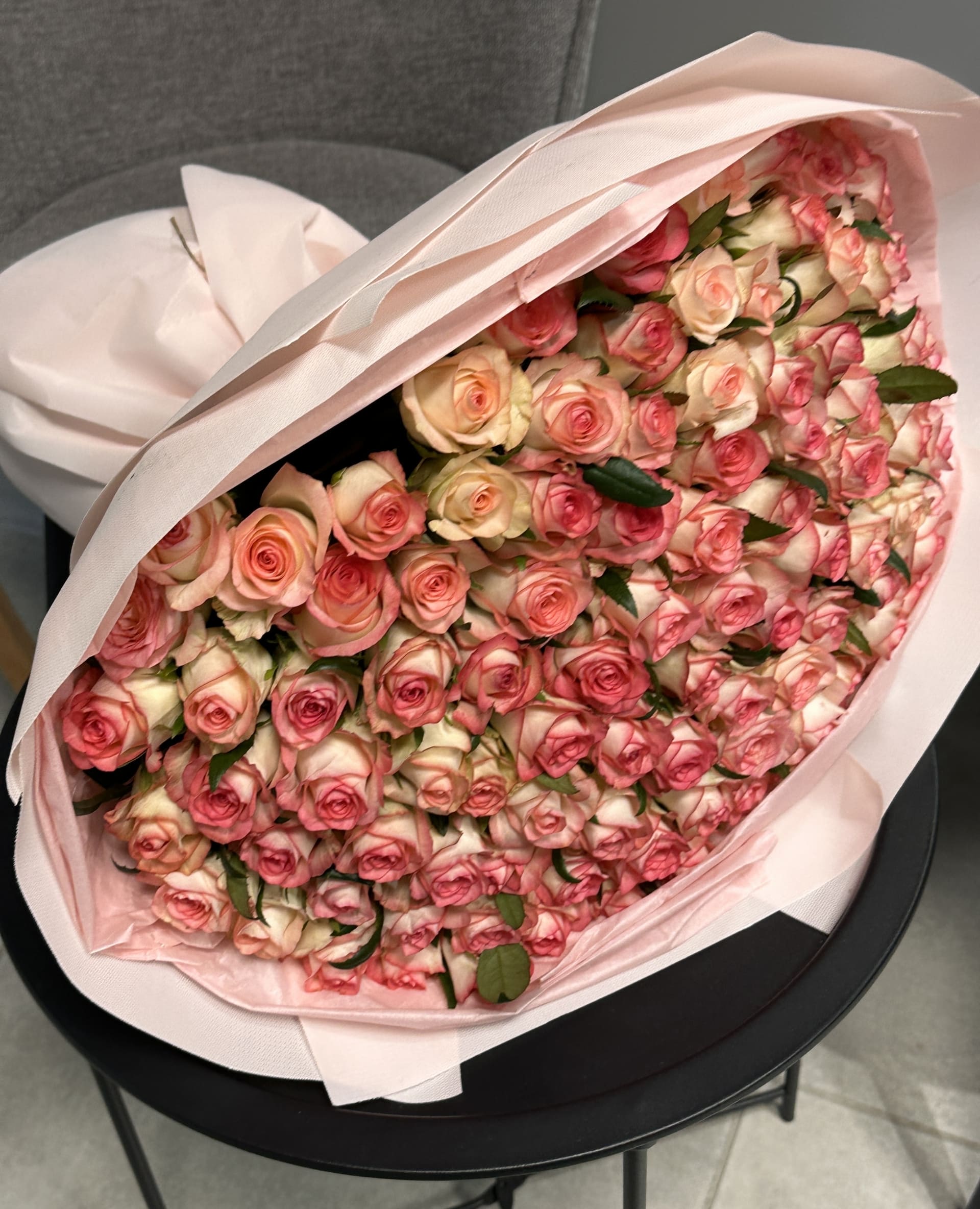 buket-roz-zakat:-luchshee-dopolnenie-k-romanticheskomu-uzhinu